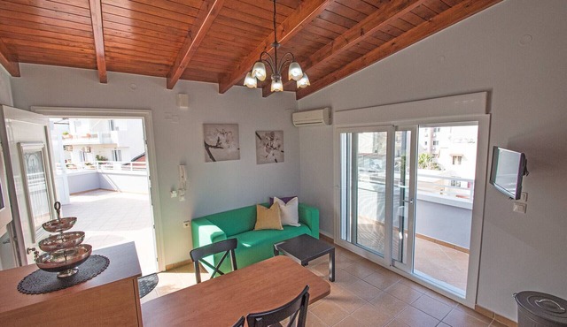 Mare civitas penthouse ,near Beach, Chania Old Town