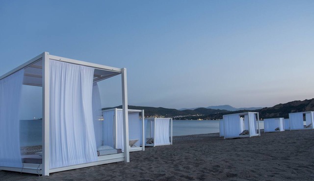 Mareggio Exclusive Residences & Suites in East Mani