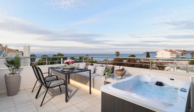 Marilena Mare Seaside & Jacuzzi House 50meters from sea in Rhodes