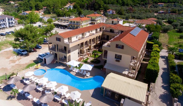 Mediterranean Beach Hotel in Skala Rachoniou