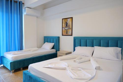 Mema Rooms