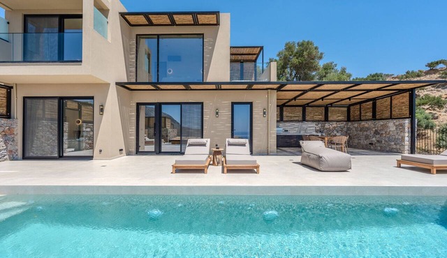 Metatulia Villa 6 – Private Pool, Jacuzzi & Views in Plakias