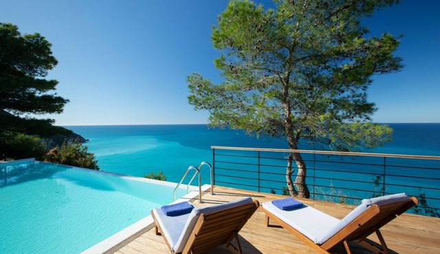 Milos Bay Villas - Brand new modern villa with spectacular views of Milos Beach