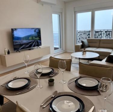 Modern Apt Near Bus Station