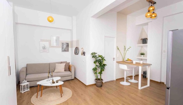 Modern Athens stay near to Metro with fast Wi-Fi