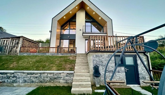 Modern cabin with stunning mountain views in Prizren