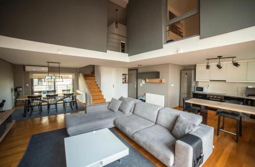 Modern Loft 50m from Metro in Athens