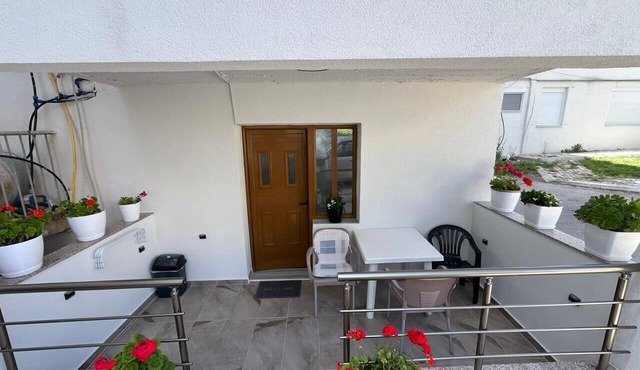 Modern Oasis 3-Min Walk to Ksamil Beach Balcony & Free Parking in Ksamil