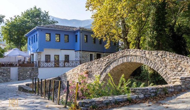 Moustheni Blue Guest House