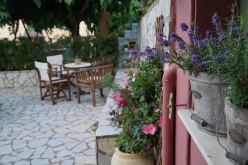 My Home, 2 bedroom house with bbq and garden in Kefalonia