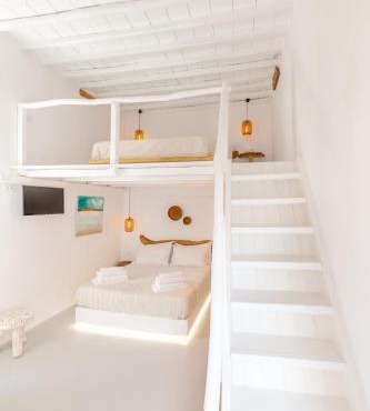 MYKONOS VIBES TOWN LOFT