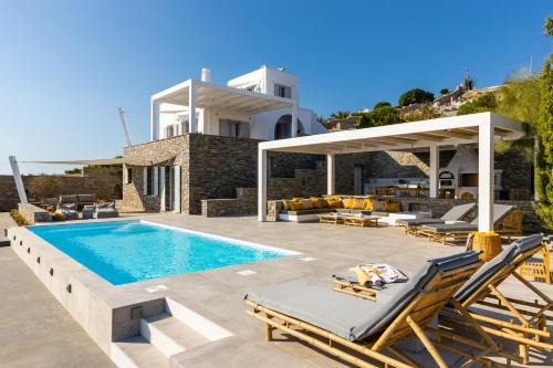 Near Parikia - 4BR Villa with Pool & View - Mirabilia in Krotiri