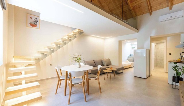 Neilis - Modern Retreat in Central Kalamata