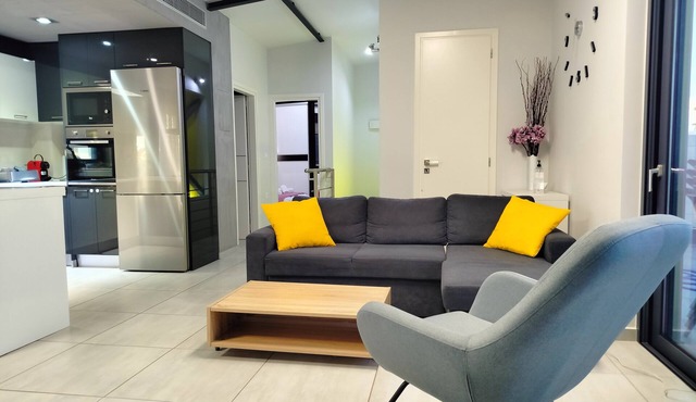New, Yianna's Modern Central home at Chania Koum kapi area!
