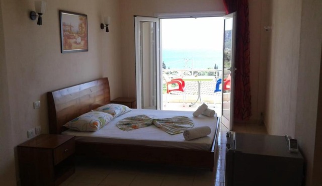 Oasis Drymades Hotel in Dhërmi