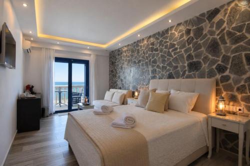 Ocean View Rooms in Paralia Vrachou
