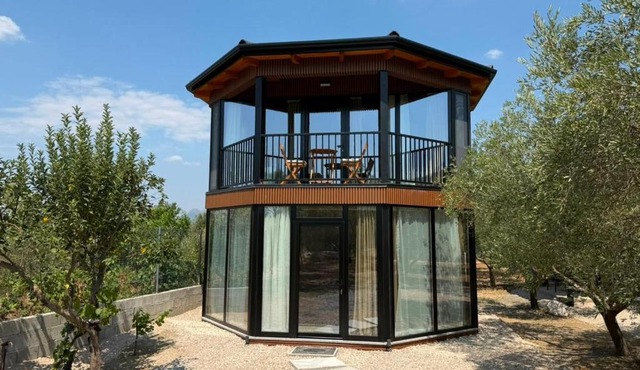 Octerra Villa - Private Jacuzzi - Lake & Mountain View in Lezhë
