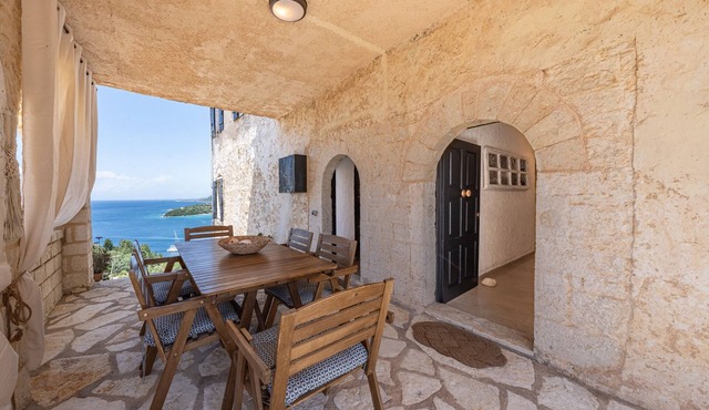 Old Manor House 1 Apartment with Sea View, Wi-Fi and Air Conditioning in Syvota