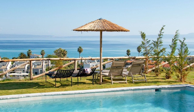 Olive Grove Panorama Suite Pende