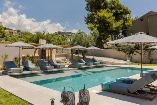 One bedroom bungalow NEXT TO MAKRYS GIALOS BEACH