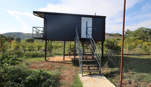 Orchard Guard Tower with all the comforts of home and mountain views