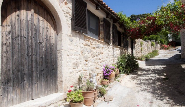 Orgon Farm Village Houses