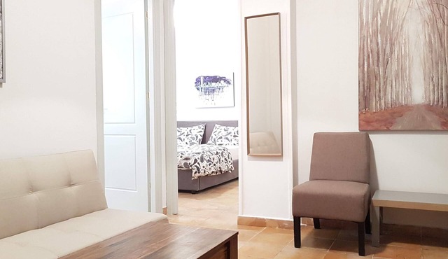 Palette Apartment (Terracotta) - Athens Center, 3 BD, 2 BATH in Athina