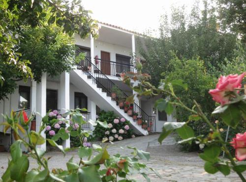 Panagiotis Apostoloudias Rooms in Therma
