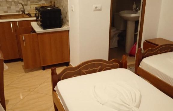 Pano Duka Himare Roms