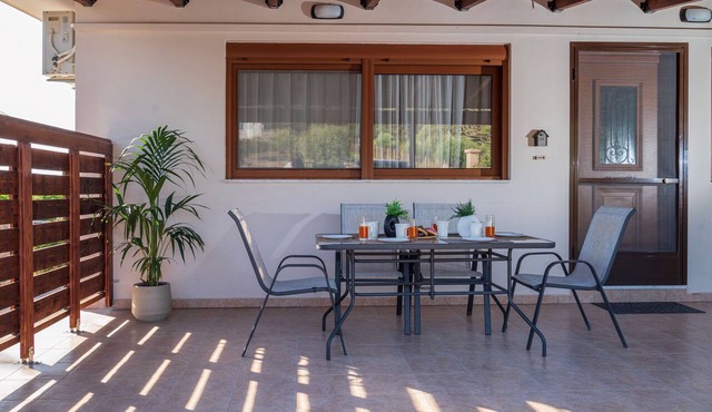 Paradise Family Home in Paradisi near the Beach