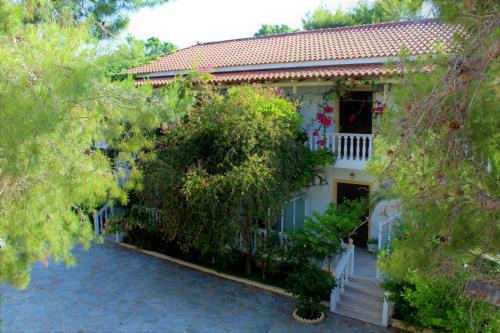 Pavlos studios in Laganas