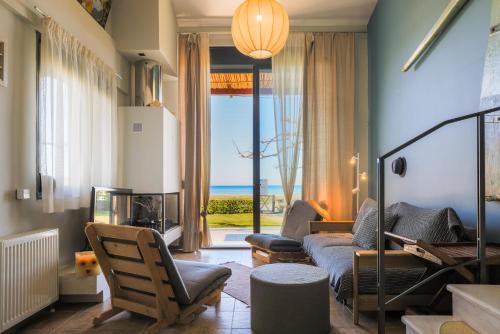 Pelagos Paradise Seafront Villa by Booking Kottas in Sithonia