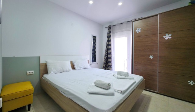 PETRAKIS Apartment by SDR