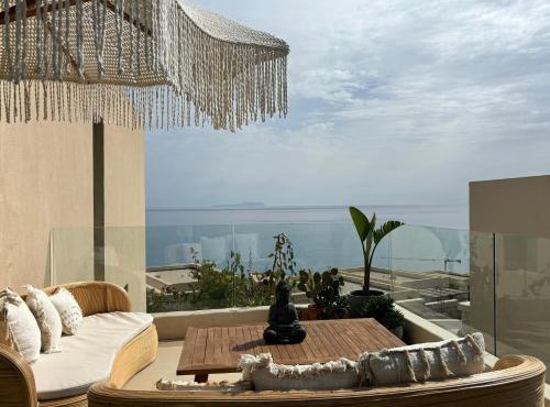 Pinkas Beach House Unactive