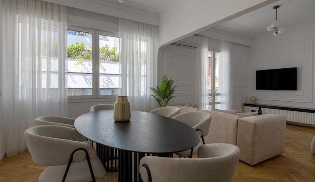 Plaka Elegance Retreat in Athens