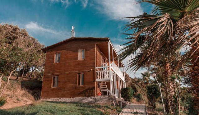 Plazhi Gjeneralit - Small Cabins - Bungalows - Apartaments - Villas - Suite