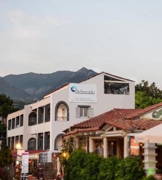 Potamaki Studios & Apartments
