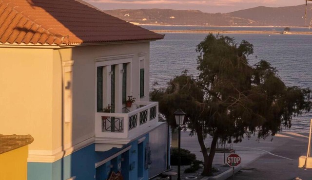 Preveza Stay near the Harbor in Preveza