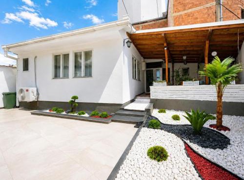 Prishtina Downtown Garden Home