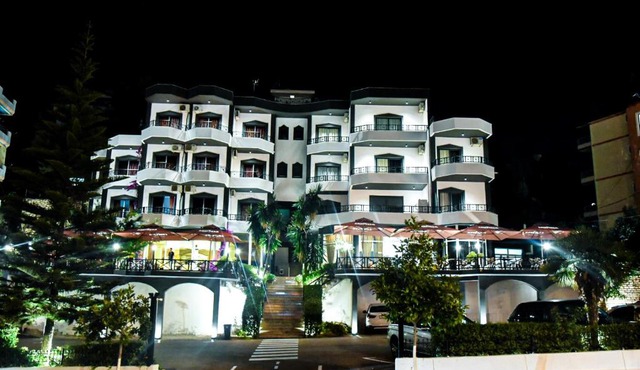 Privé City Hotel