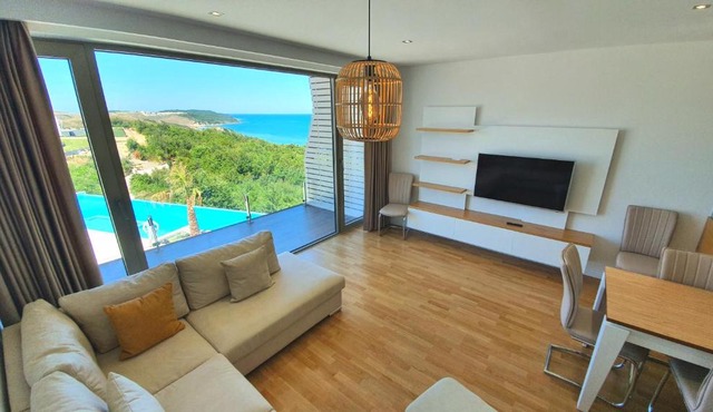 PRIVÉ Seaview Duplex Apartment in Durrës