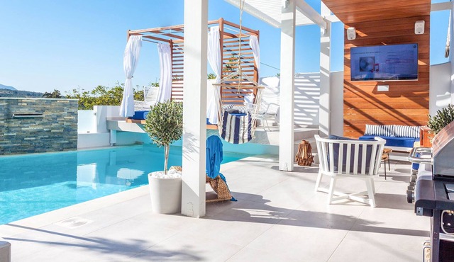 Private Heated Pool, 5 min from the Beach, Kids Facilities, Modern Design