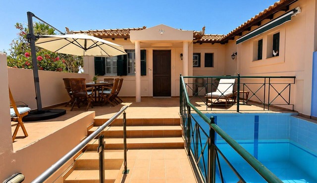 Private Methoni 3 Bedroom Villa Walk to Castle and Beach. in methoni