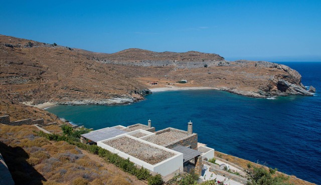 Psili Ammos Beach House next to a sandy private beach