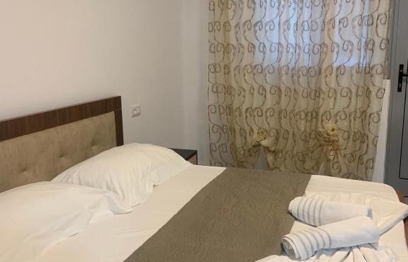 Qeparo View Rooms
