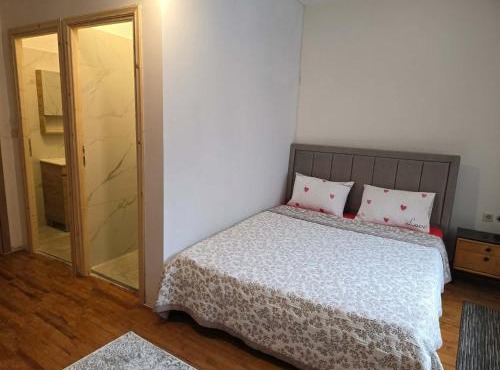 Quite room double bed in Florina