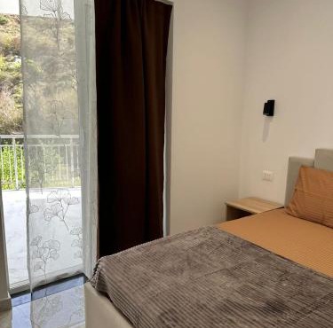Qyteza guest house