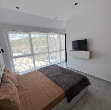 Qyteza guest house