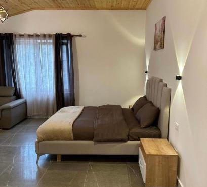 Qyteza Guest House & Camping
