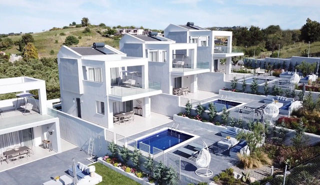R 1030 Superior 2 Bedroom Villa -Soleadovillas
